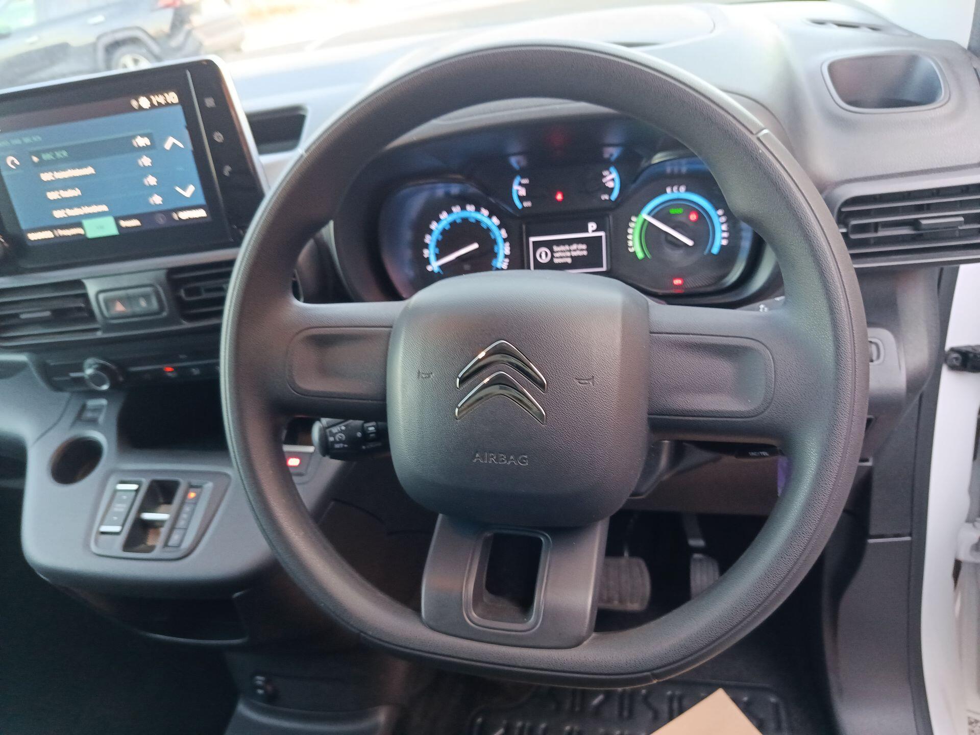 2024 Citroen Berlingo thumbnail 3