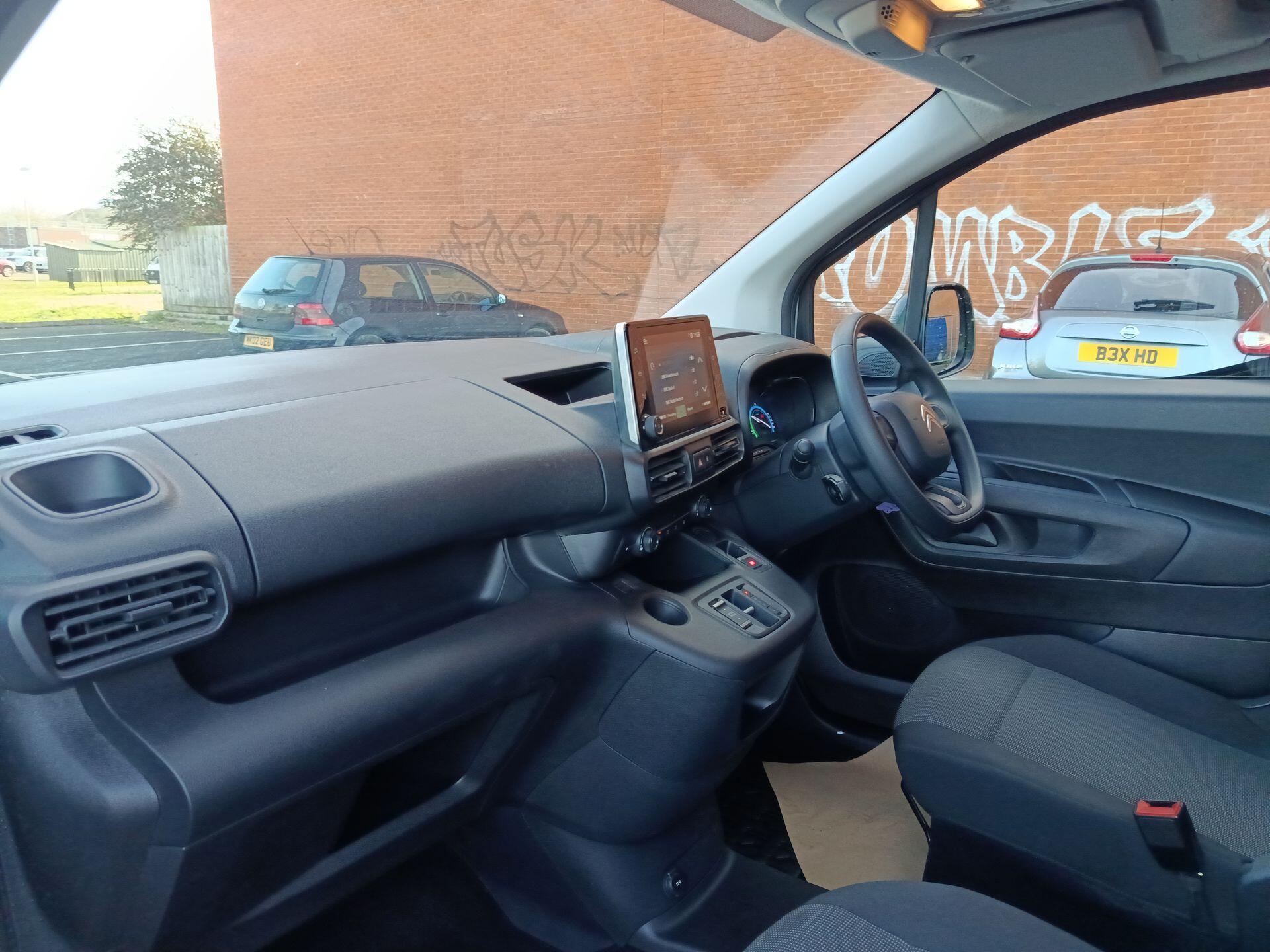 2024 Citroen Berlingo thumbnail 10