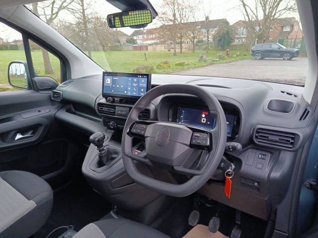 2024 Citroen Berlingo 1.2 pure tech petrol Plus