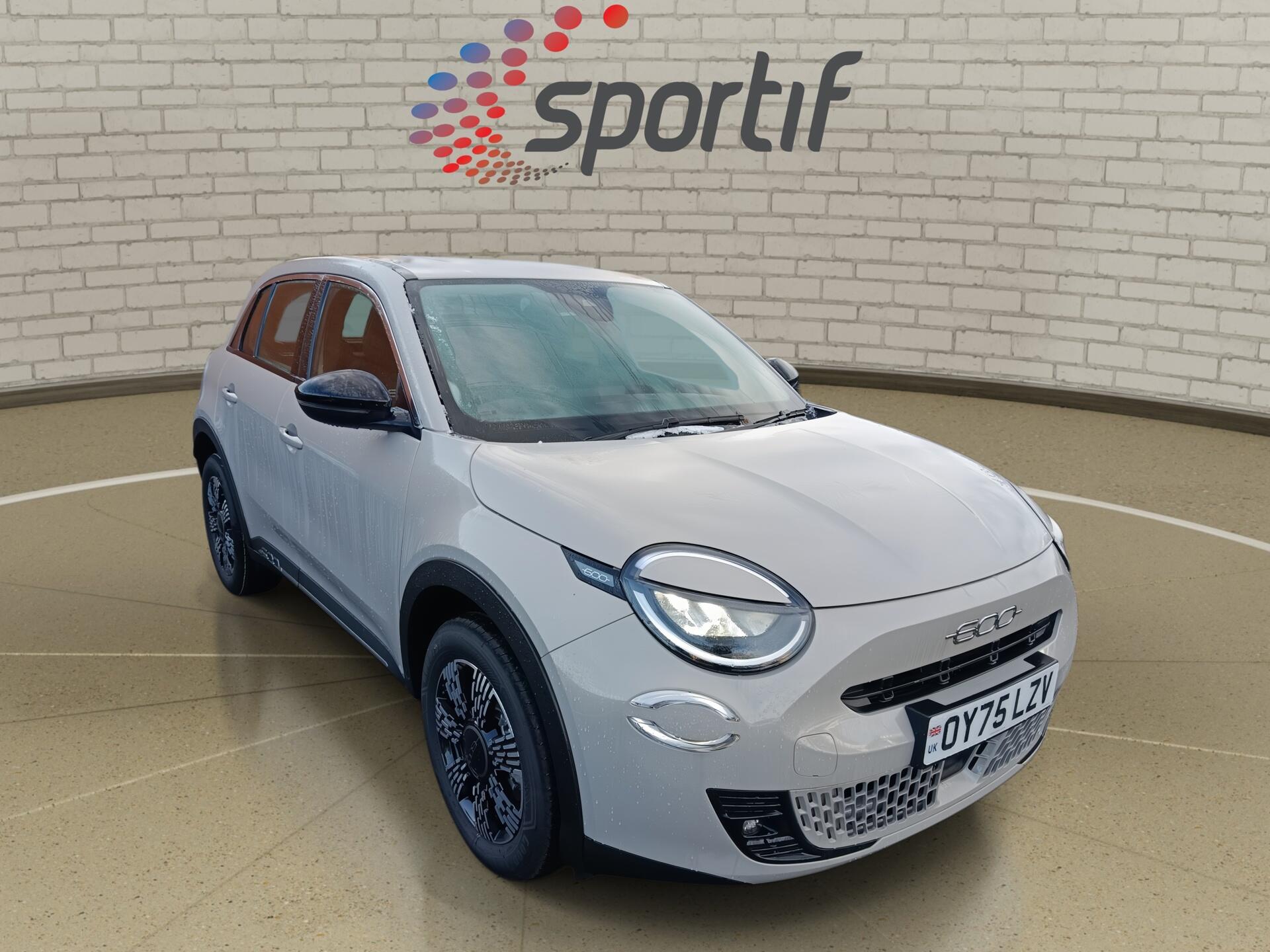 2025 Fiat 600 — photo 1 of 5