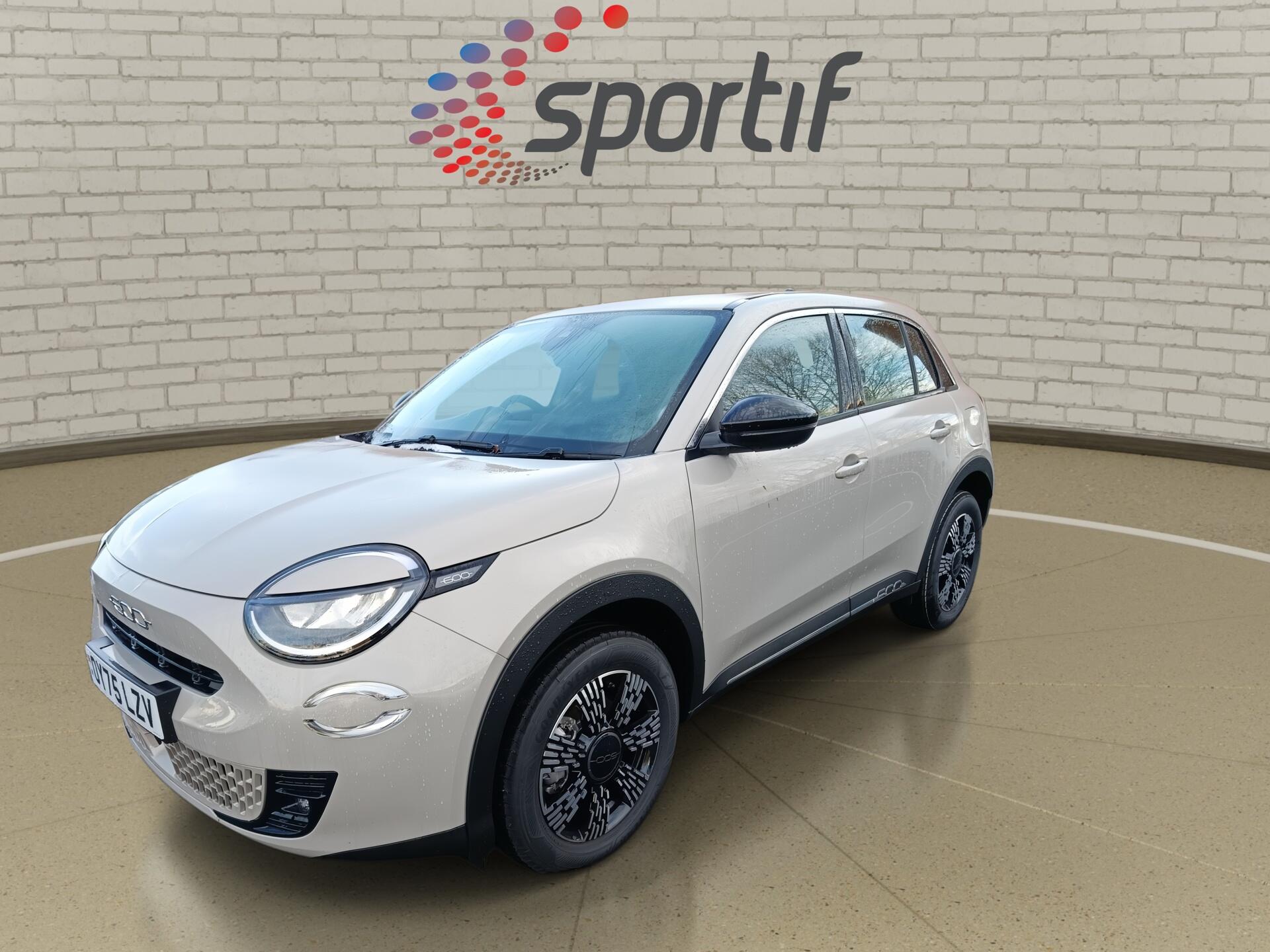2025 Fiat 600 thumbnail 17