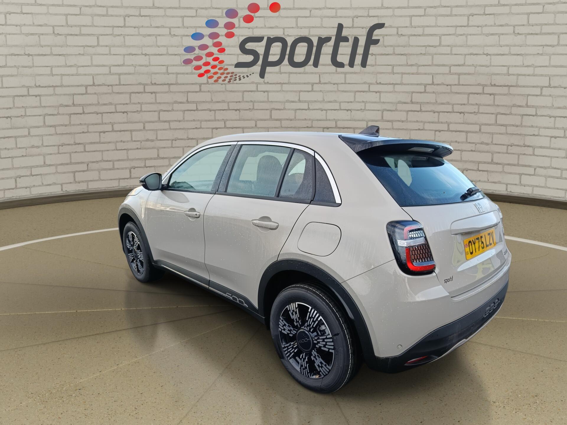 2025 Fiat 600 thumbnail 19