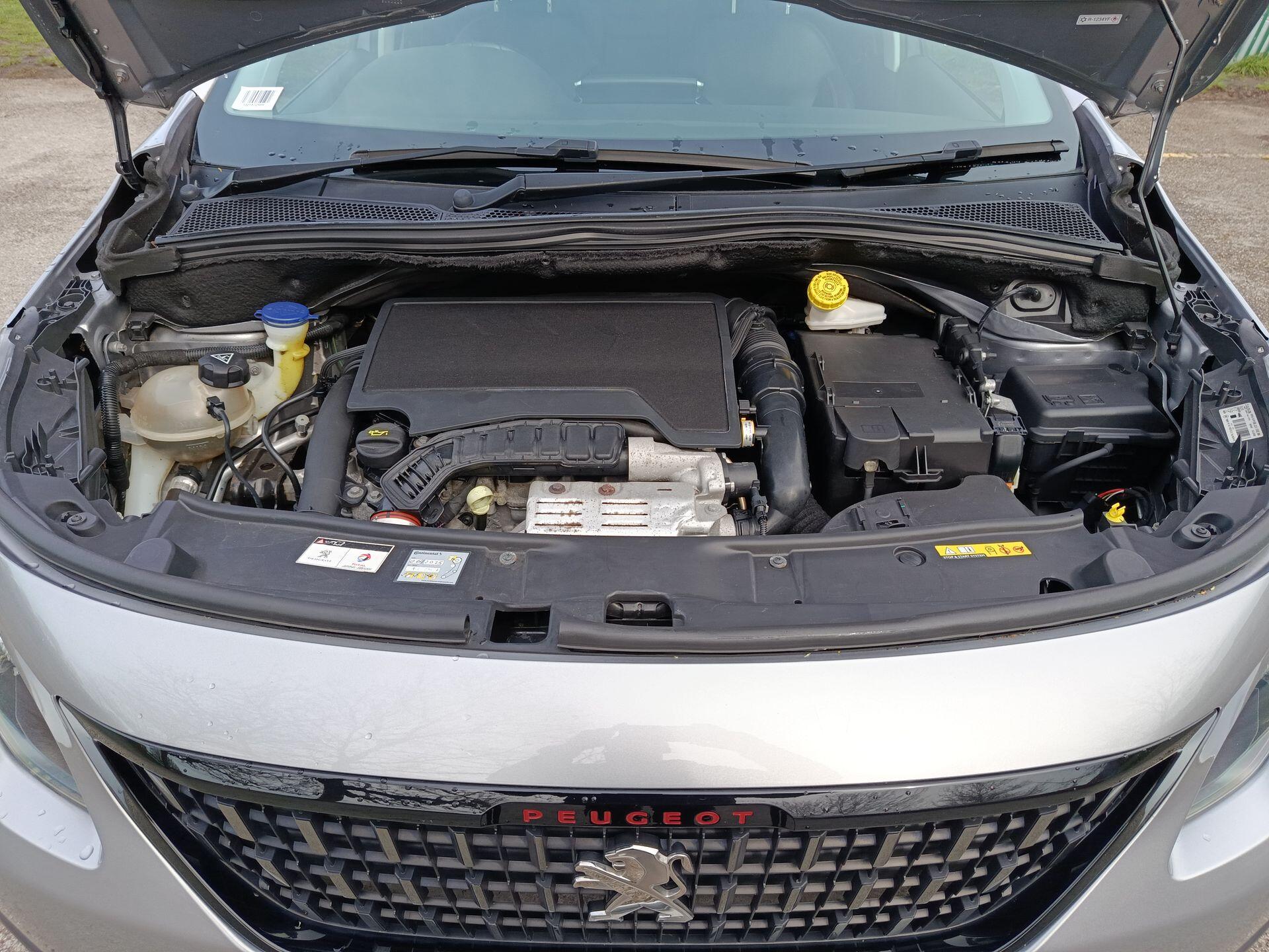 2018 Peugeot 2008 thumbnail 9