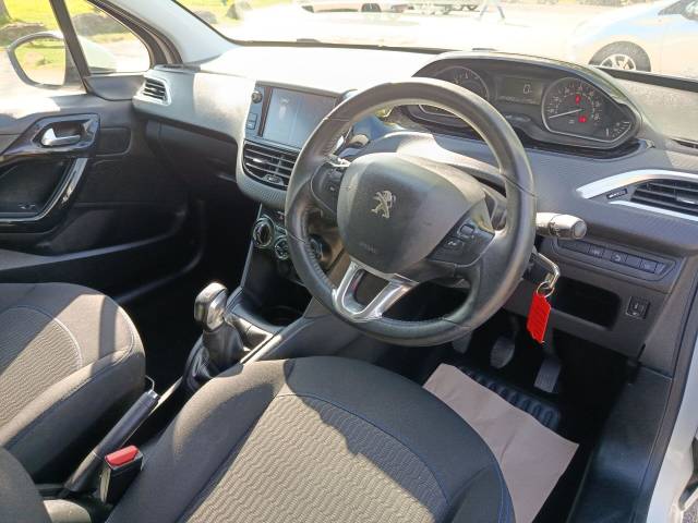 2018 Peugeot 208 1.2 PureTech Signature Hatchback 5dr Petrol Manual Euro 6 (s/s) (82 ps)