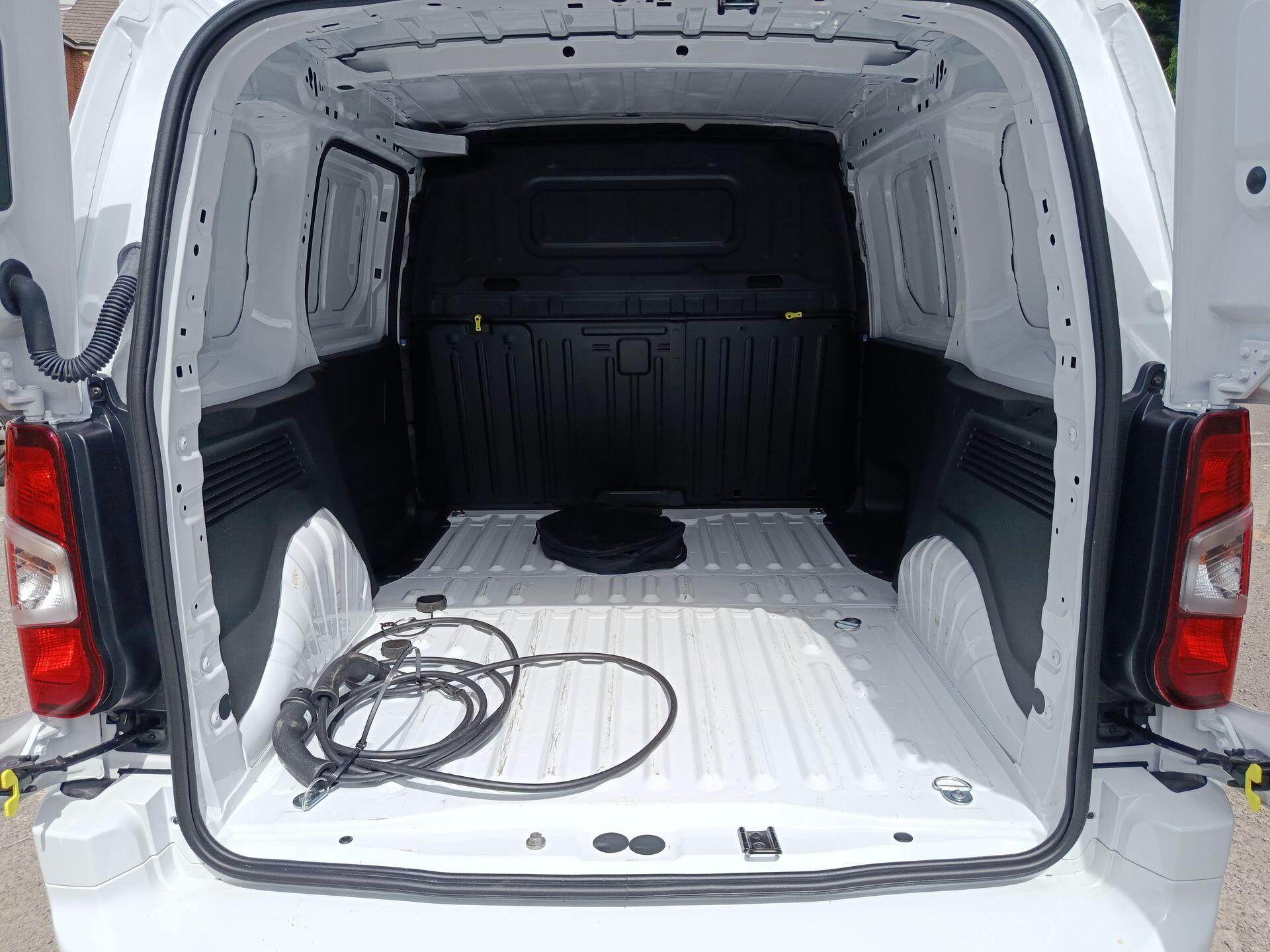 2024 Citroen Berlingo thumbnail 10