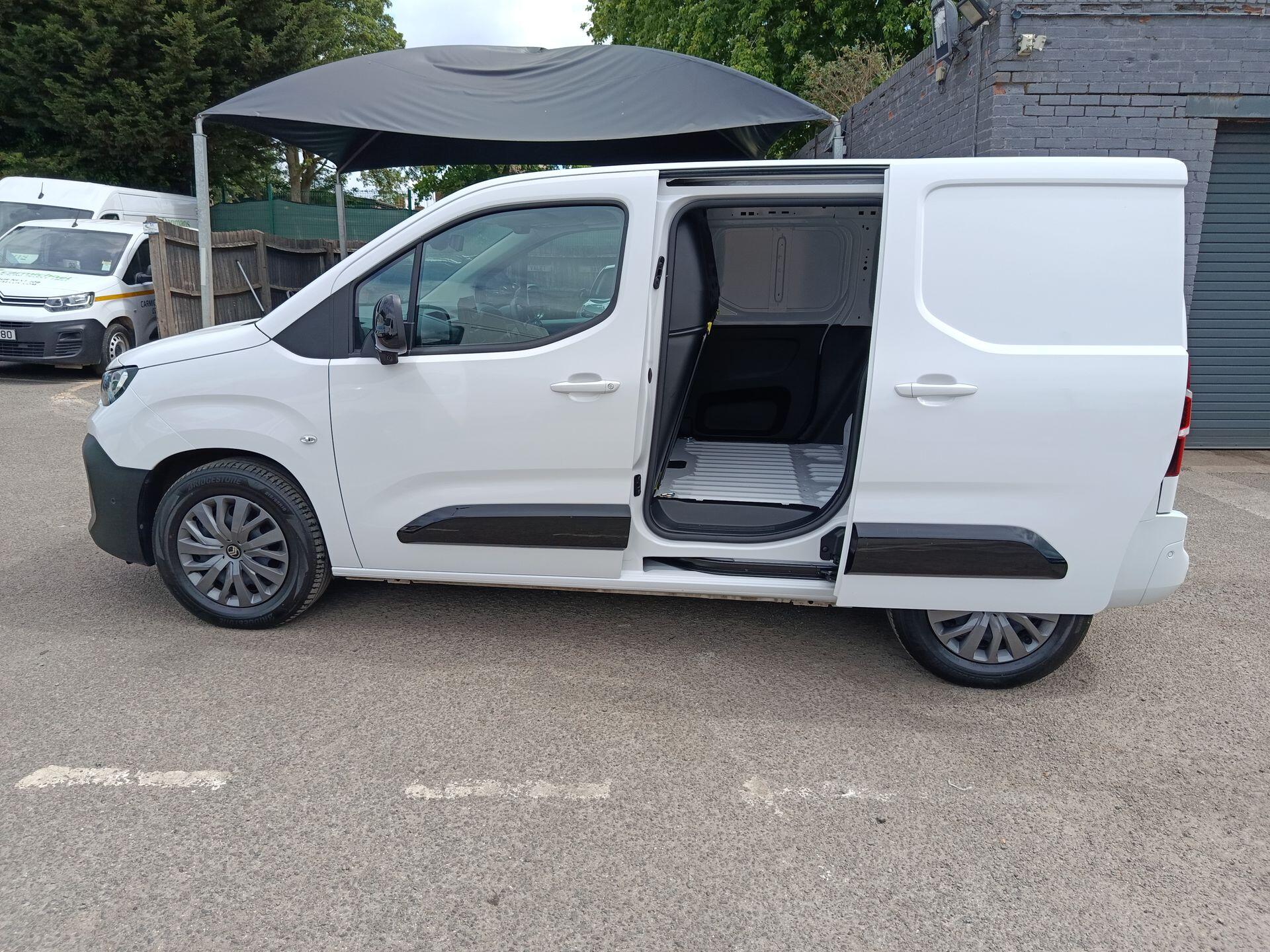 2024 Citroen Berlingo thumbnail 13
