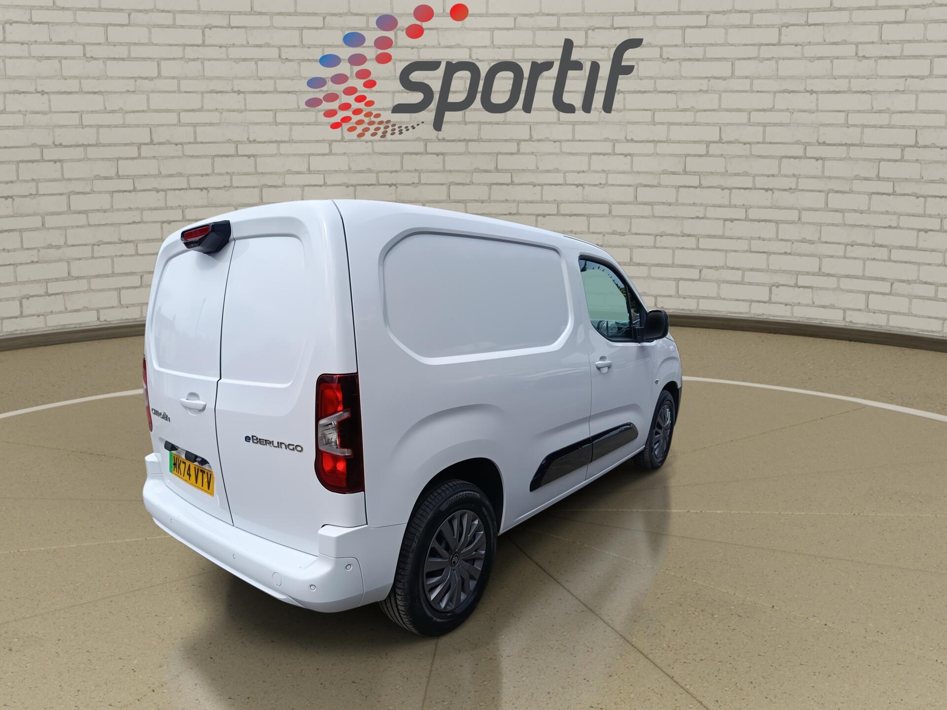 2024 Citroen Berlingo thumbnail 24