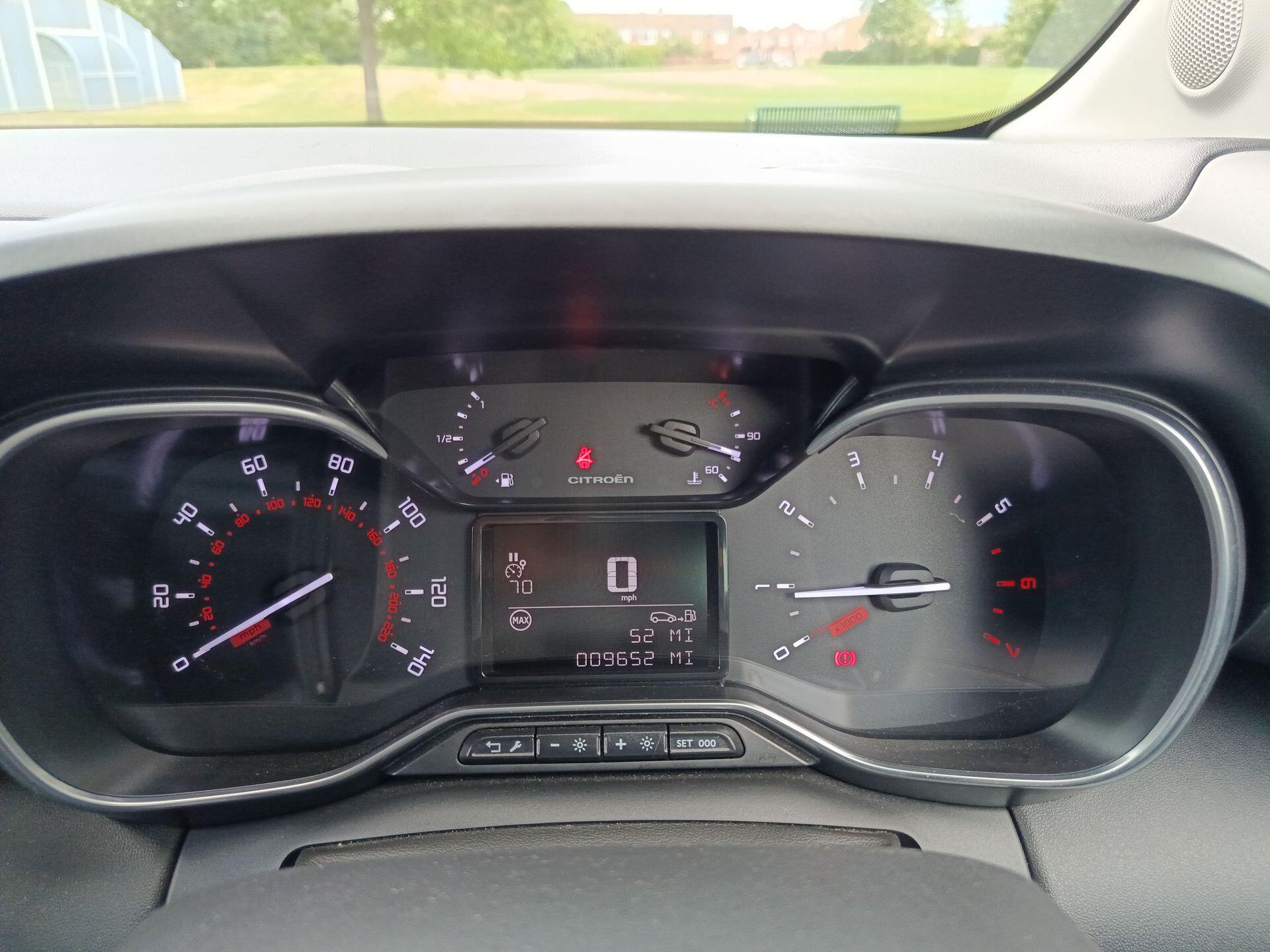 2023 Citroen C3 Aircross thumbnail 2