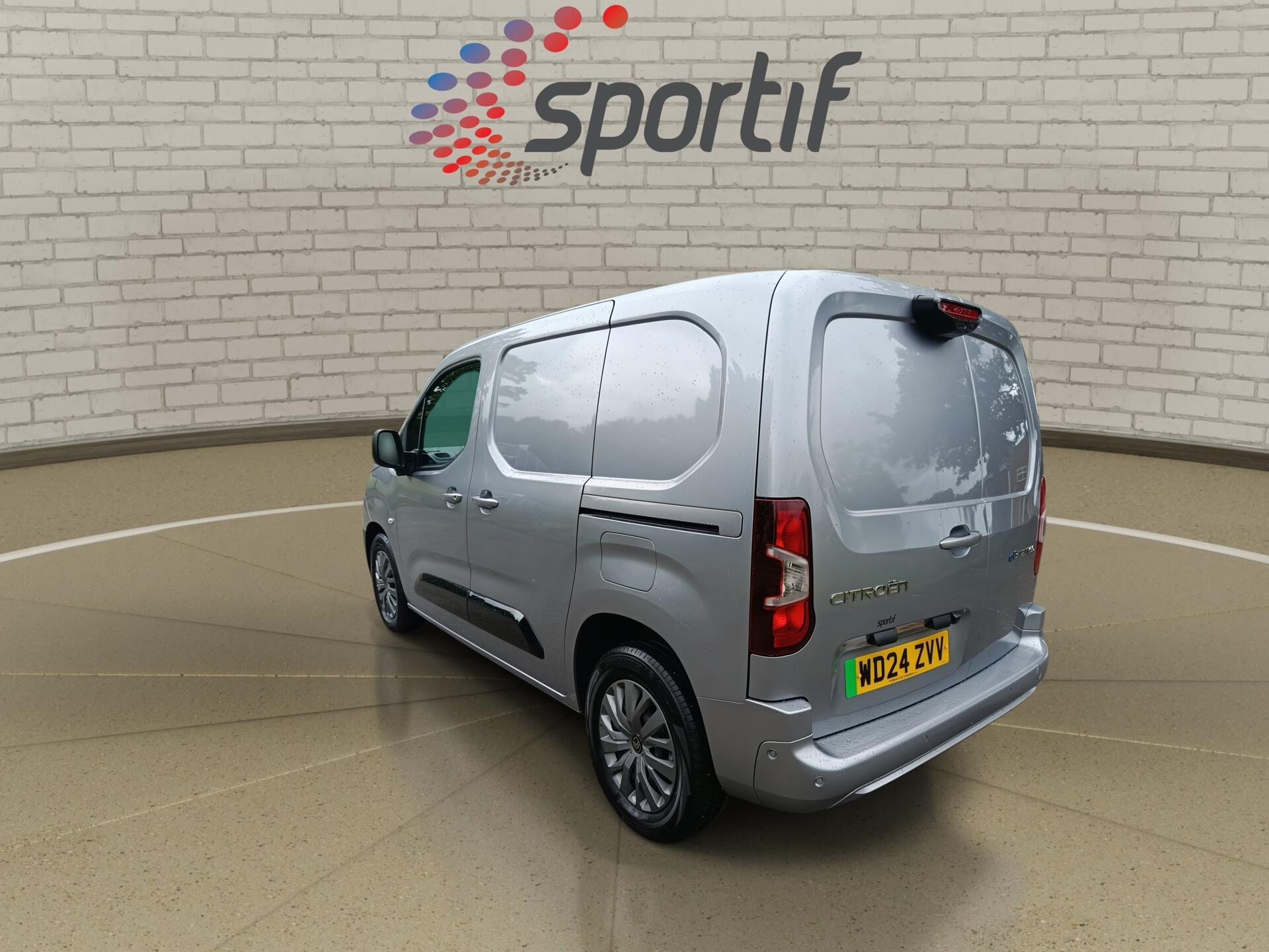 2024 Citroen Berlingo thumbnail 23