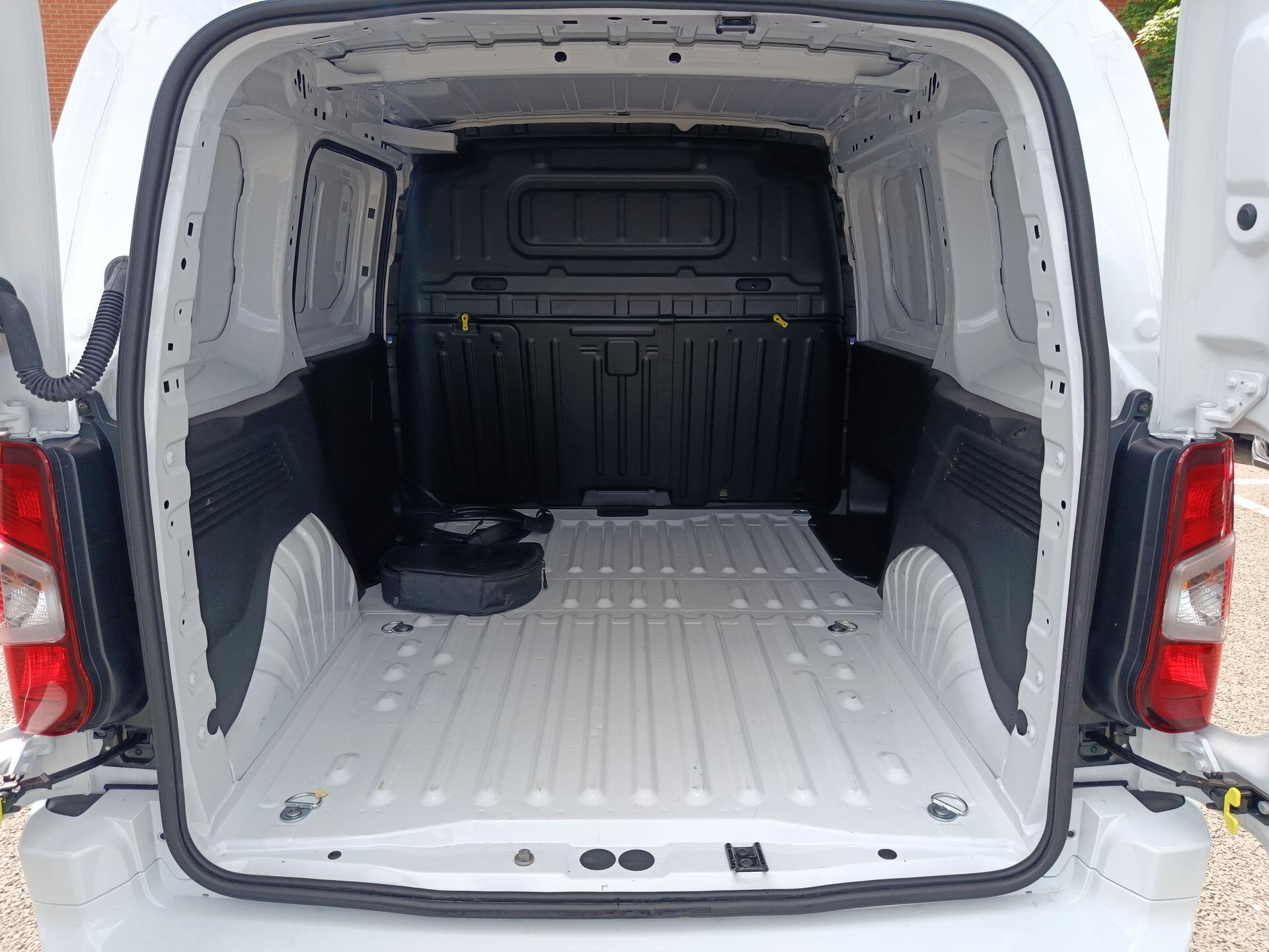 2024 Citroen Berlingo thumbnail 11