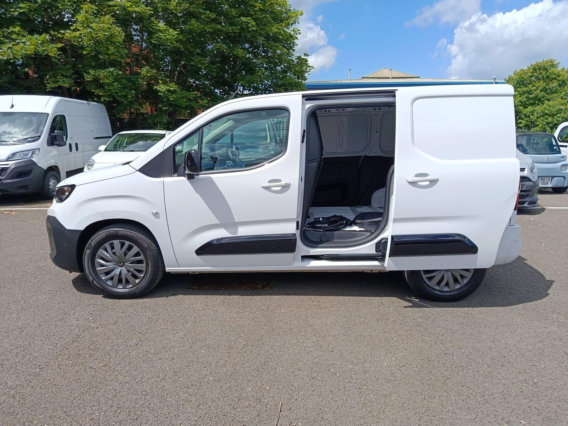 2024 Citroen Berlingo thumbnail 14