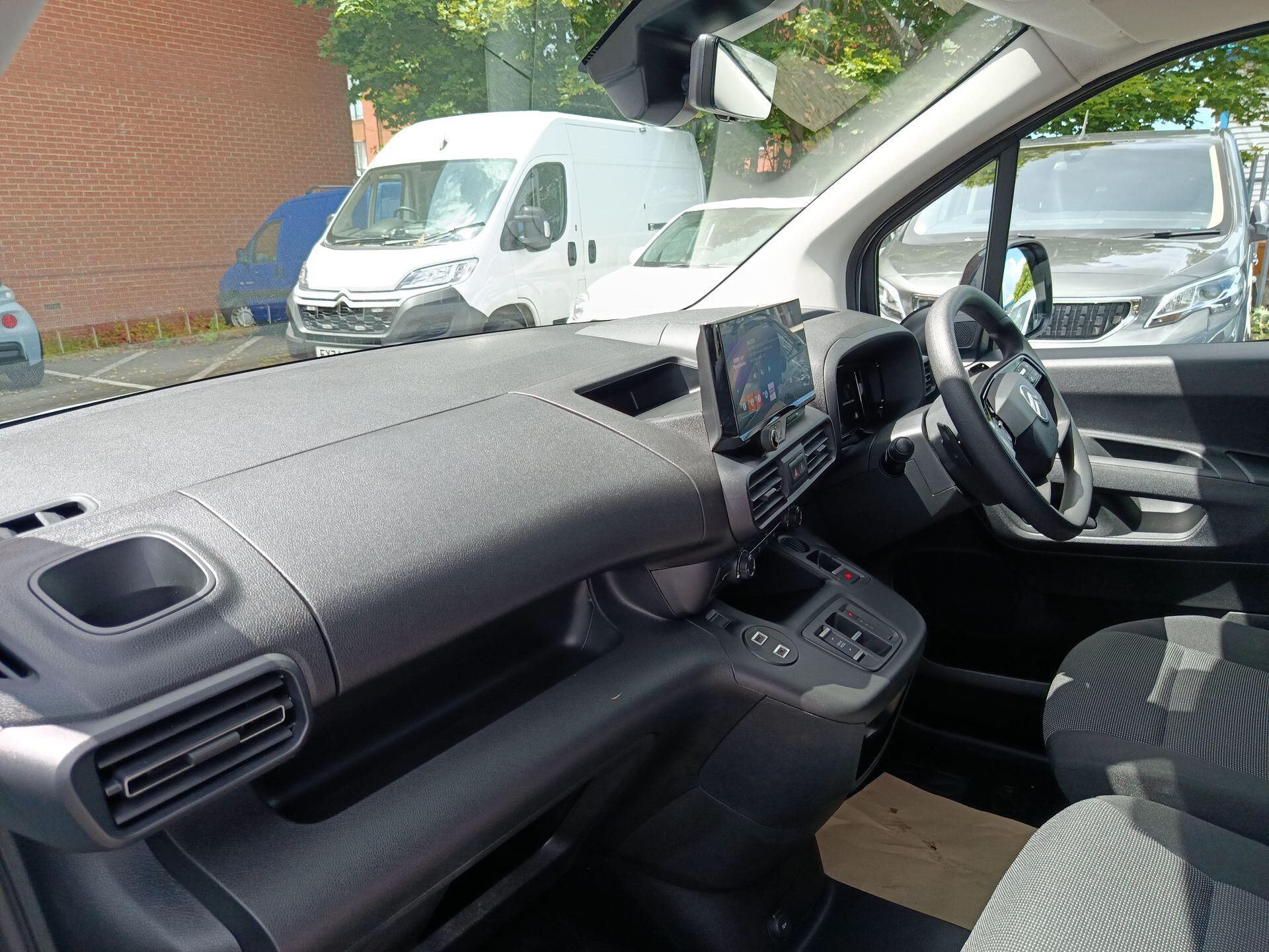 2024 Citroen Berlingo thumbnail 15