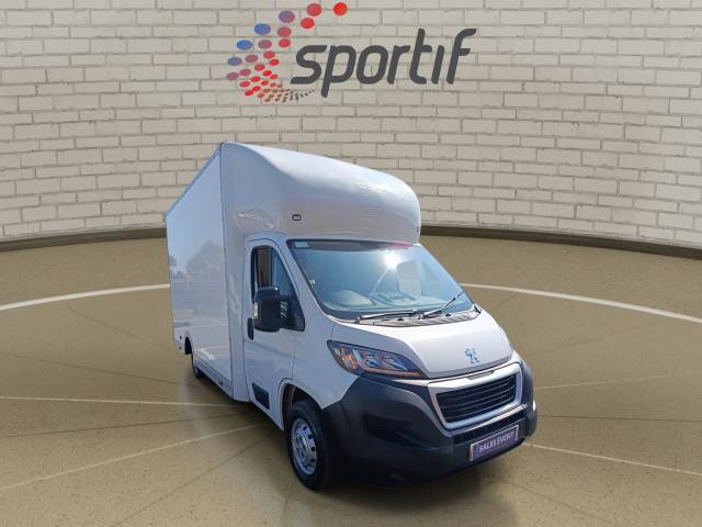 Peugeot Boxer 2.2 BlueHDi 335 Built for Business Low Floor Luton 4dr Diesel Manual L3 Euro 6 (s/s) (140 ps) Diesel White