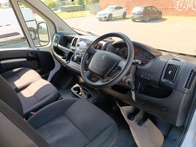 2023 Peugeot Boxer 2.2 BlueHDi 335 Built for Business Low Floor Luton 4dr Diesel Manual L3 Euro 6 (s/s) (140 ps)