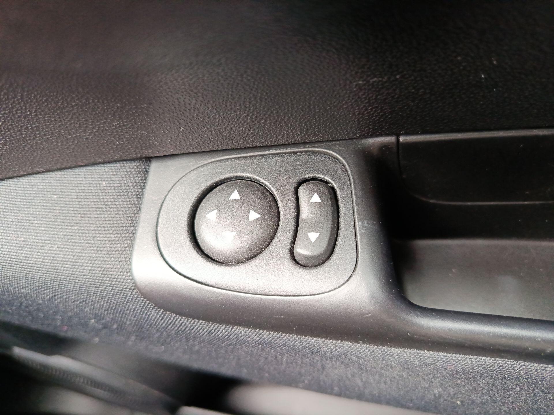 2023 Fiat 500 thumbnail 6
